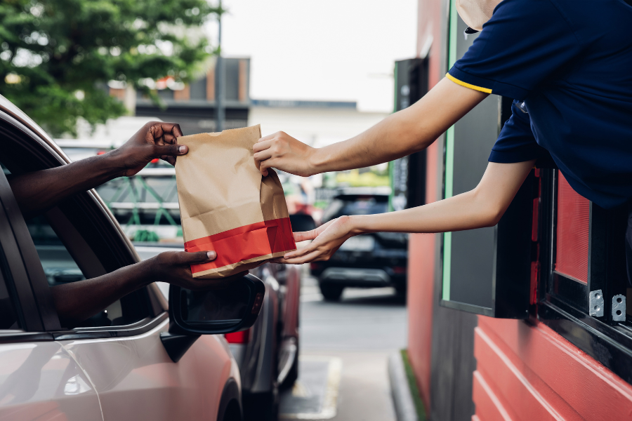 Quanto é a franquia do McDonald’s? Veja detalhes e descubra uma alternativa