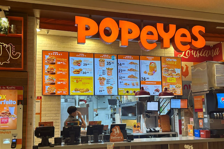 Descubra como a franquia do Popeyes está crescendo no Brasil e o investimento necessário para abrir uma unidade.