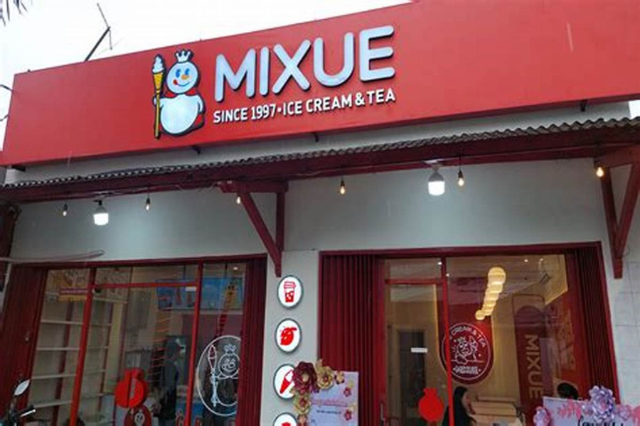 Mixue chega ao Brasil com R$ 3,2 bi em investimentos e mais de 45 mil lojas no mundo. Conheça a franquia que pode mexer com o mercado nacional.